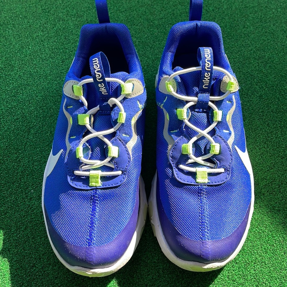 NIKE Boys Renew Sneakers. Size 2.